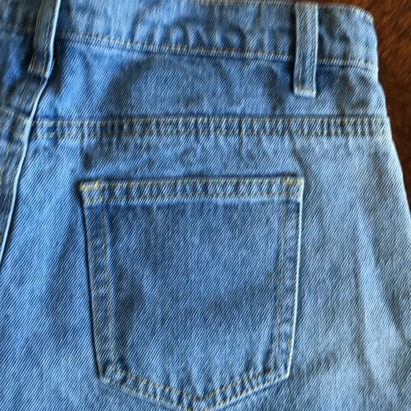 Blue Boohoo angled distressed denim shorts 6 NEW - Picture 5 of 8